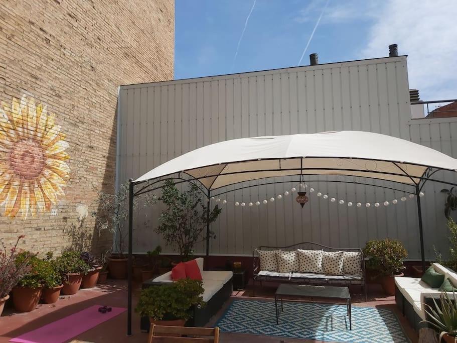 Small Room In Sants With Huge Terrace 巴塞罗那 外观 照片